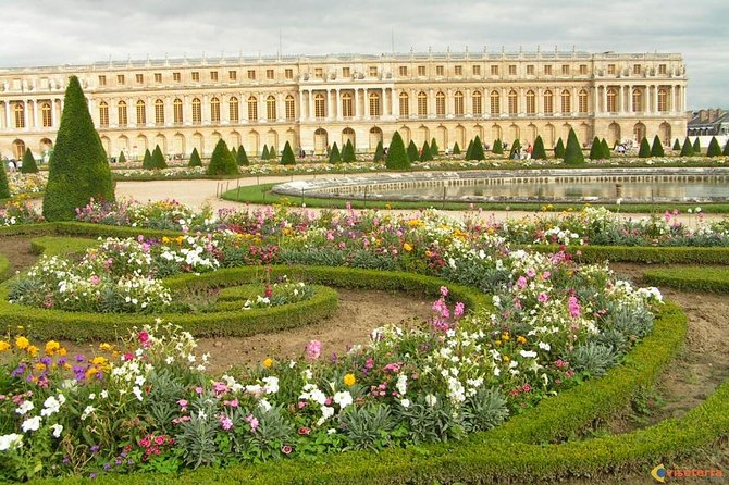 Giverny's House & Gardens plus Versailles Palace Day Trip with Lunch from Paris - Musical Fountain Show: When Your Versailles Day Gets Special