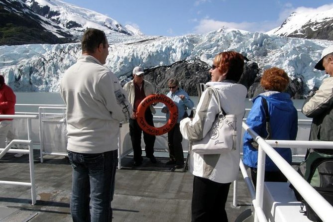 Glaciers and Wildlife: Super Scenic Day Tour from Anchorage - Wildlife first at Alaska Wildlife Conservation Center