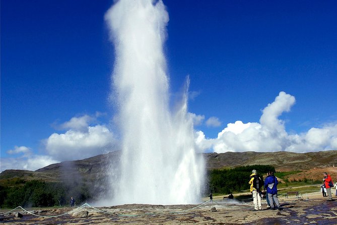 Golden Circle and Fontana Geothermal Spa Day Trip from Reykjavik - Thingvellir National Park: Seeing the Mid-Atlantic Ridge Above Ground