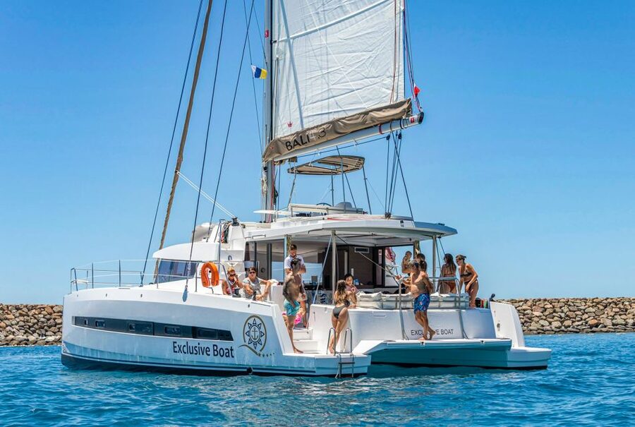 Gran Canaria: Catamaran Day Trip with Food and Drinks - The 4.5-Hour Flow: Morning vs Afternoon, Two Sea Stops, Then Back
