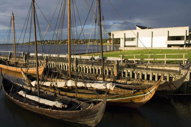 Grand Day Trip around Copenhagen - Roskilde Domkirke: royal burials and a seasonal photo stop