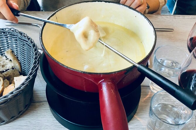 Gruyère Cheese and Chocolate Tasting Day Trip from Geneva - Stop 3: Maison Cailler museum with chocolate tasting (and sample time)