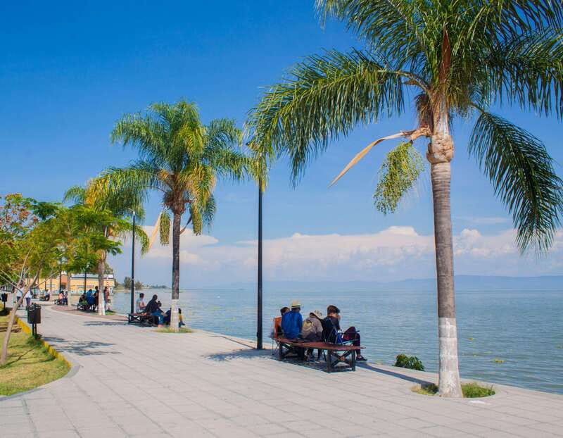 Guadalajara: Lake Chapala and Ajijic Day Trip with Boat Trip - Chapala: piers, charales, and sunset strolls