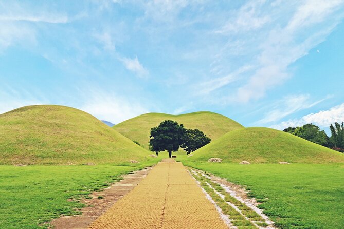 Gyeongju UNESCO World Heritage Guided Day Tour from Busan - From Busan to Gyeongju: the value of a guided, round-trip day