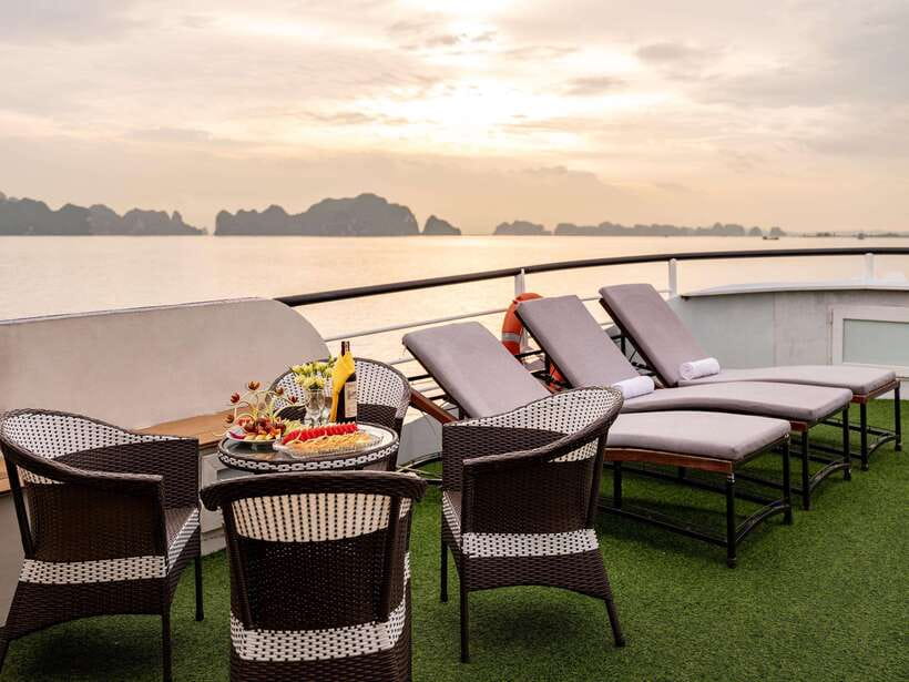 Ha long Bay day trip with Deluxe cruise - From Tuan Chau Harbor to Lunch Views: What the Cruise Portion Delivers