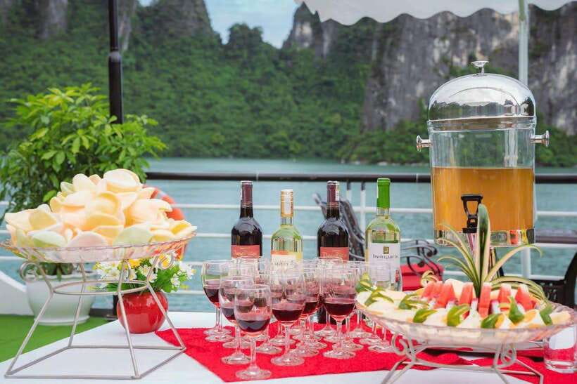 Ha long Bay day trip with Deluxe cruise - Food, Drinks, and the Real Table Situation
