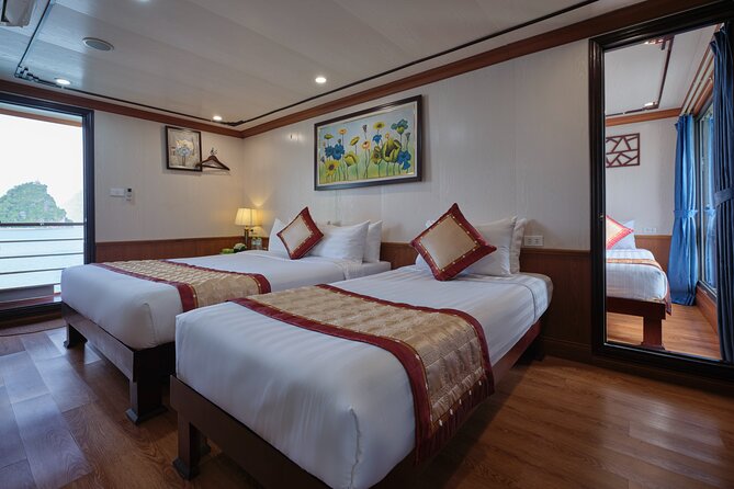 Hanoi: 3-Day Ninh Binh Trip and Ha Long Bay 4-Star Cruise - Day 3 in Ha Long Bay: Suprising Cave and the Brunch Finish