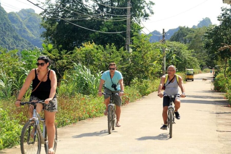 Hanoi: Cat Ba Island & Lan Ha Bay Day Trip Cruise with Lunch - Lan Ha Bay time: kayaking, swimming, and the sunset party finish