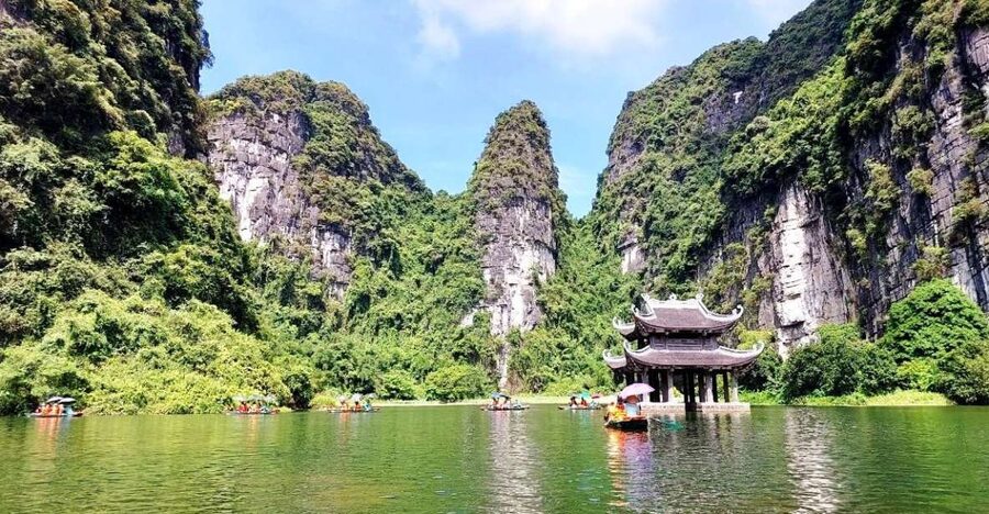 Hanoi: Hoa Lu, Trang An, and Mua Cave Full-Day Trip - A long, active day trip south of Hanoi