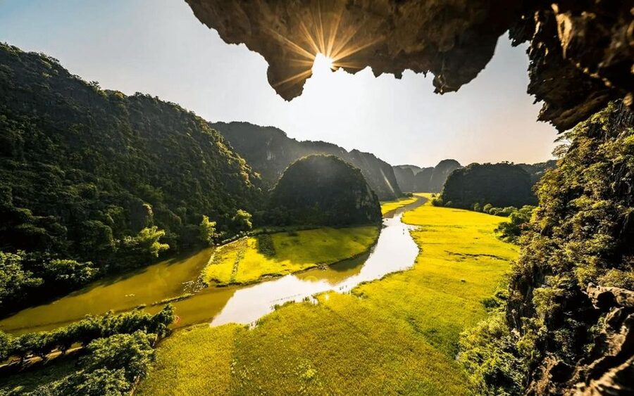 Hanoi: Hoa Lu, Trang An, and Mua Cave Full-Day Trip - Hoa Lu: Vietnam’s ancient capital (without the museum vibes)