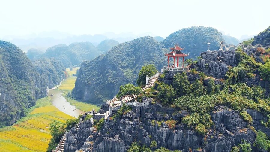 Hanoi: Hoa Lu, Trang An Caves, & Mua Cave Day Trip and Lunch - Buffet Lunch in Ninh Bình: Enough Food to Keep You Climbing