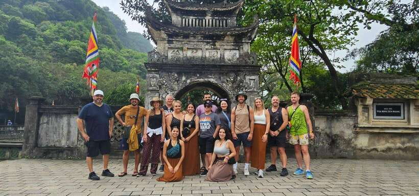 Hanoi: Ninh Binh, Hoa Lu, Trang An & Mua Cave Day Trip - Lunch in Ninh Binh: A Buffet That Doesn’t Ignore Veggie Diners