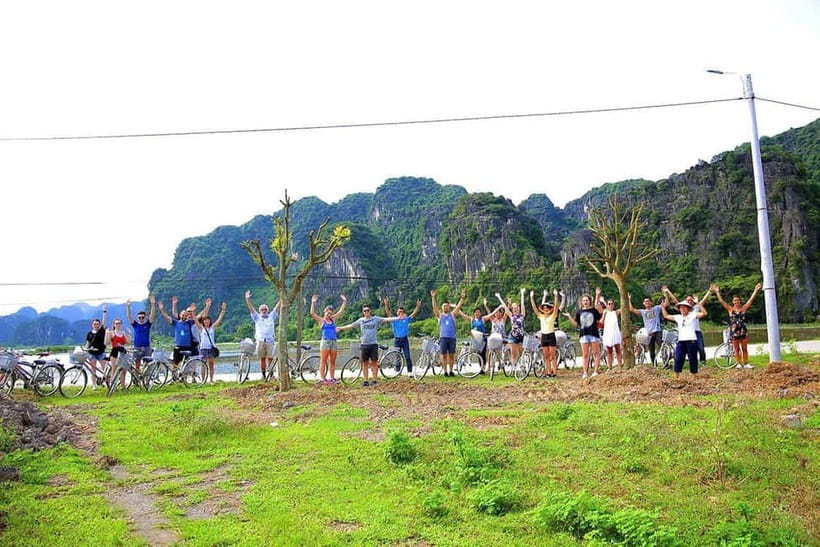 Hanoi/Ninh Binh: Tam Coc, Hoa Lu & Mua Caves Full-Day Trip - Mua Cave and the 500 steps: the viewpoint that makes the climb worth it
