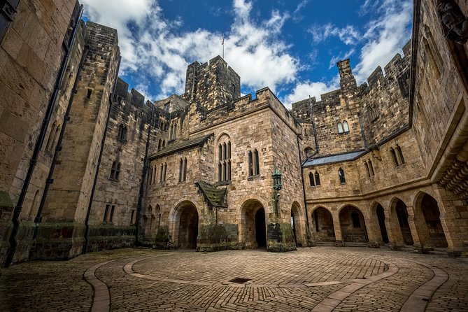 Harry Potter's Alnwick Castle and Scottish Borders Day Trip - Driving from Edinburgh to the border: where the day starts