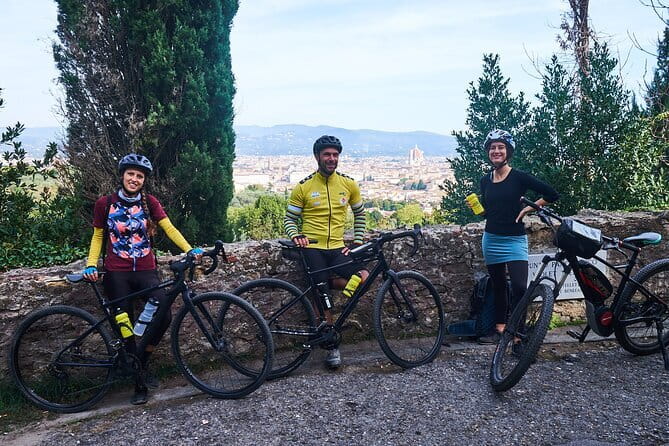 Heart of Italy Day Trip: Visit Perugia and Assisi from Florence - Assisi arrival: hilltown light, saints everywhere, and a short lunch window
