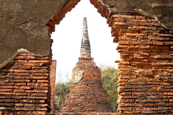 Historical City of Ayutthaya - Unesco Full Day Tour From Bangkok - Wat Chaiwatthanaram: the story of a coronation-built temple