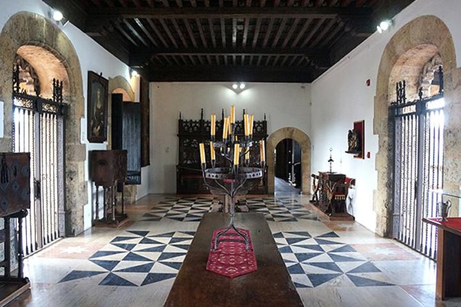 Historical Santo Domingo Day Trip from Punta Cana - Alcázar de Colón: Spanish artifacts and a time jump