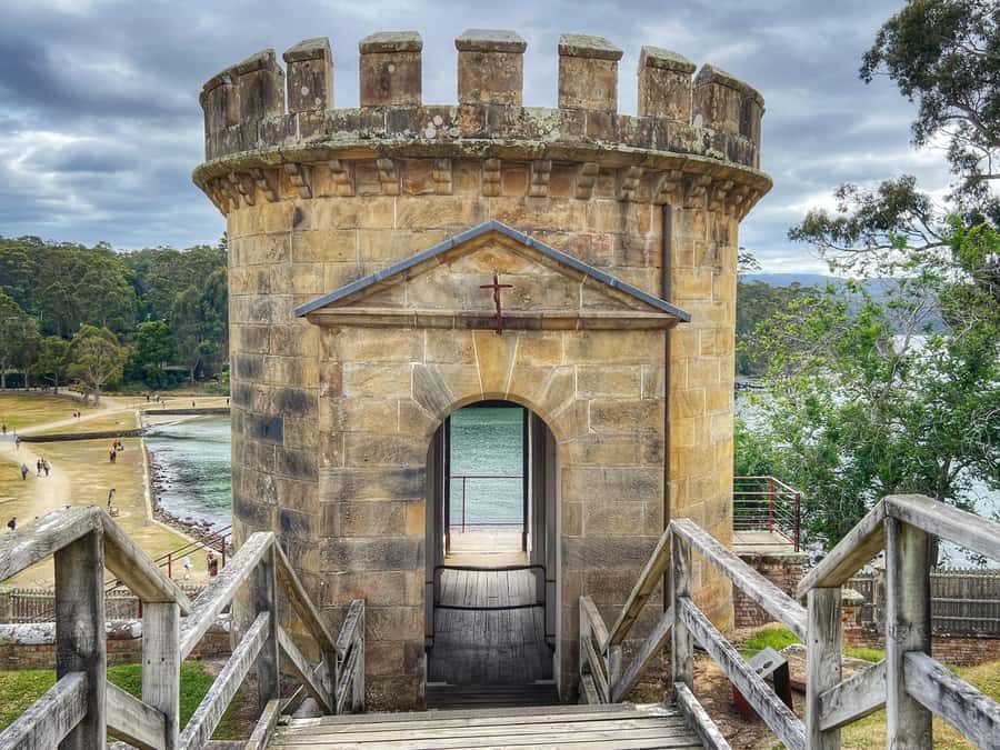 Hobart: Port Arthur & Tasman Park Full-Day Trip with Cruise - Saturday changes: Salamanca Market takes the place of cave, Richmond, and chocolate