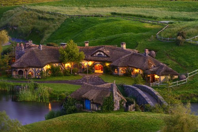 Hobbiton Movie Set Small Group Fully Guided Day Tour from Auckland - Why small-group transfers matter on the Auckland to Hobbiton drive