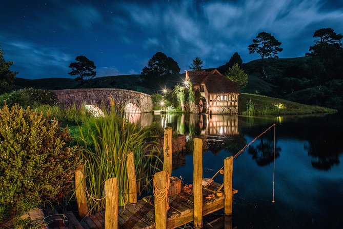 Hobbiton & Waitomo Caves Guided Day Trip from Auckland incl lunch - Kiwi-style lunch in Matamata: good, quick fuel (and why timing matters)