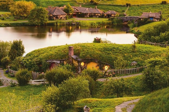Hobbiton & Waitomo Caves Guided Day Trip from Auckland incl lunch - Waitomo Glowworm Caves: the boat ride that changes your sense of scale