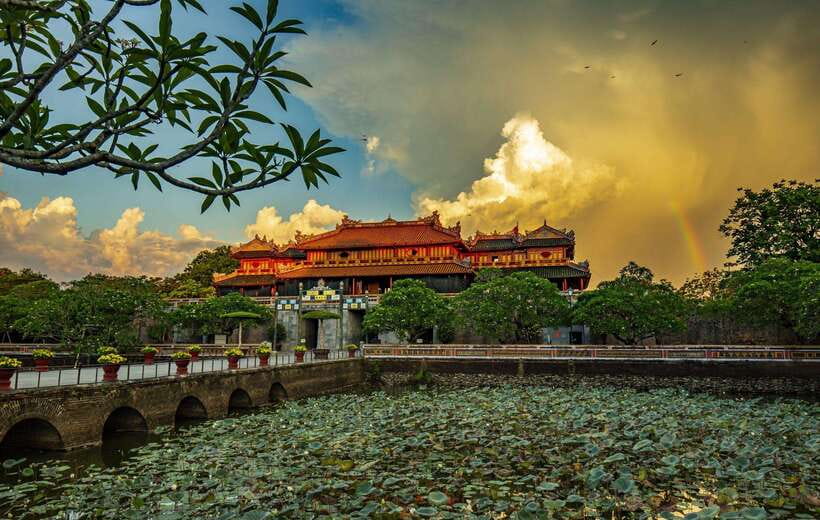 Hoi An/Da Nang : Private Day Trip to Imperial City - Hue - Hai Van Pass, Lang Co, and Lap An Lagoon: the drive that feels like sightseeing