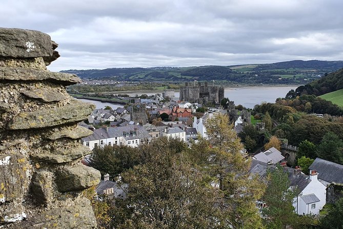 HOLYHEAD SHORE EXCURSION: North Wales Adventure - Sightseeing Day Trip Tour - Comfortable coach time with narration that keeps the day moving