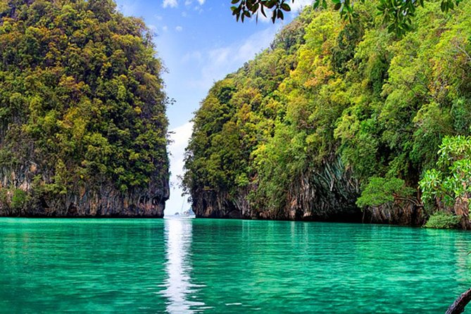 Hong Islands One Day Tour From Krabi - Pickup, speedboat, and the pier timing reality