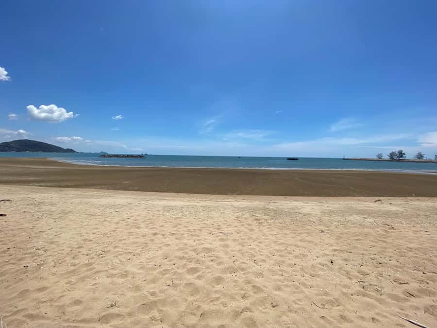 Hua Hin: Full-Day Trip to Sam Roi Yot by Sail Boat - Koh Ram Monkeys: Quick Nature, Not a Long Detour