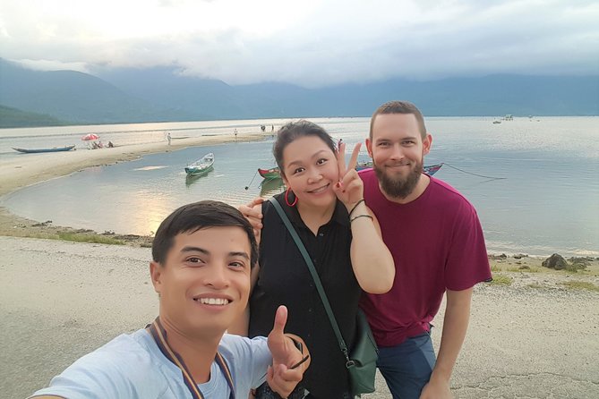 Hue City Tour From Hoi An- Hue Day Tour From Hoi An - Thien Mu Pagoda: a calmer start via the Perfume River