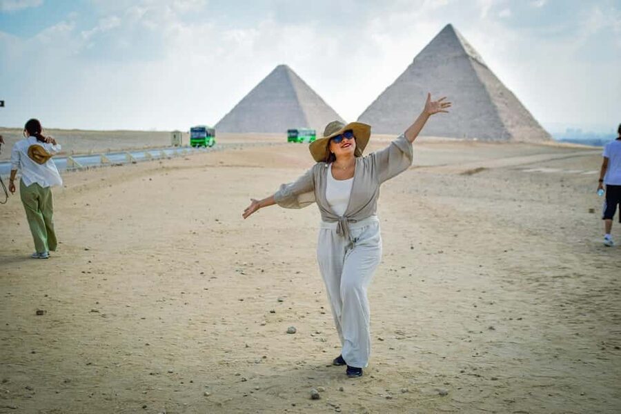 Hurghada: Cairo Pyramids, Sphinx & Egyptian Museum Day Trip - Key highlights at a glance