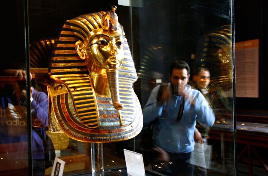 Hurghada: Full-Day Trip to Cairo by Plane - Lunch plus Khan el-Khalili: Egyptian flavors and real bazaar time