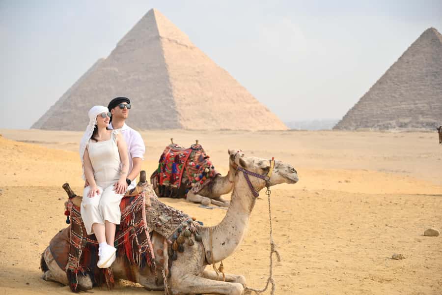 Hurghada: Giza Pyramids, Sphinx, Museum & Old Souq Day Trip - Giza Plateau First: Great Pyramid, Sphinx, and Valley Temple