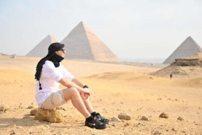 Hurghada: Giza Pyramids, Sphinx, Museum & Old Souq Day Trip - Meeting Your Egyptologist: What That Changes for You