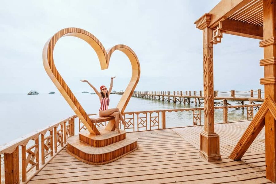 Hurghada: Orange Bay Day Trip with Water Sports and Lunch - From Public Beach 9 to a Modern Yacht Day