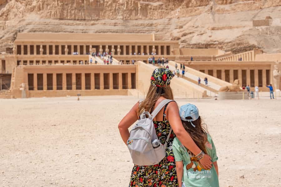 Hurghada: Valley of Kings Hatshepsut & Karnak Luxor Day Trip - Valley of the Kings: what you see, and why it matters