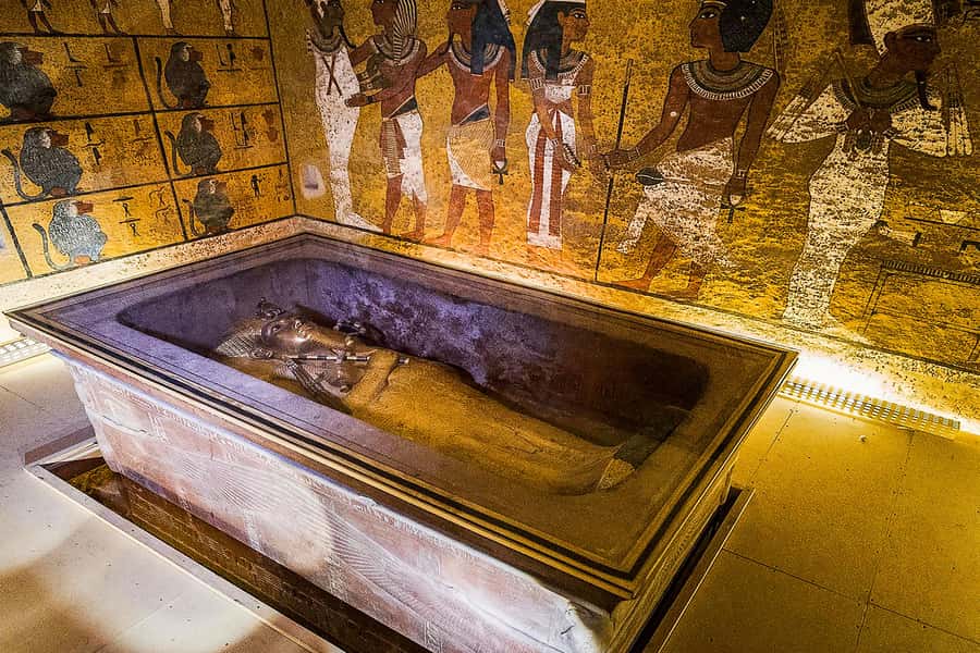 Hurghada: Valley of Kings Hatshepsut & Karnak Luxor Day Trip - Nile ferry crossing: a tiny break that changes the mood