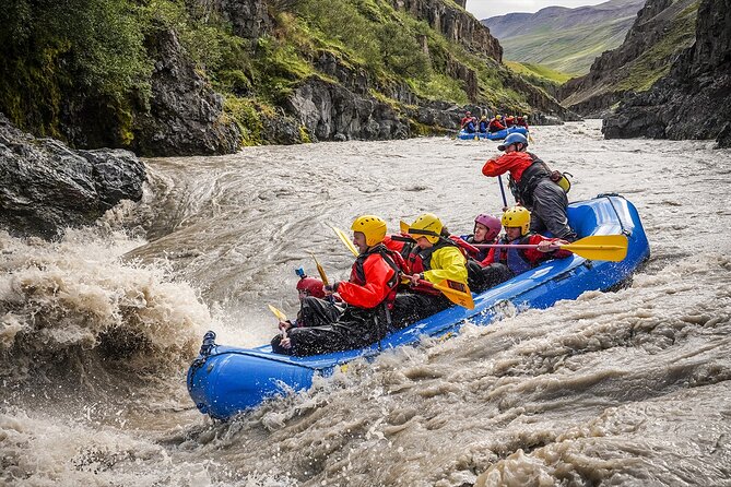 Iceland’s Top Grade 4 Rafting – Drysuit, Canyon & Adrenaline - Who Should Book This Rafting Day (and Who Should Rethink It)