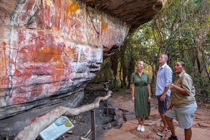 Kakadu Wildlife Escape Fogg Dam or Crocodile Cruise from Darwin - Ubirr Rock (or Nourlangie): where the ancient galleries become real