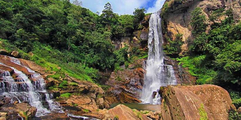Kandy: Nuwara Eliya Day Trip - Asgiriya Stupa: a calm start before the climb