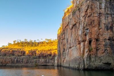 Katherine Day Tour from Darwin including Katherine Gorge Cruise - Adelaide River War Cemetery: 20 minutes that hit