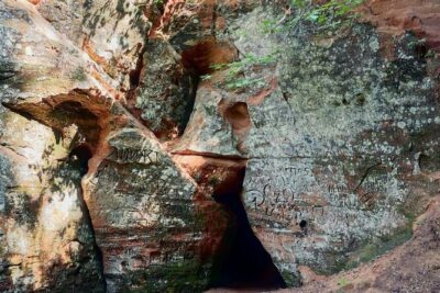 Khor Virap, Noravank & Birds' Cave Day Trip with Wine Tasting - Noravank Monastery in Gnishik Canyon: Art on the Rock