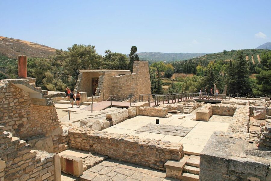 Knossos Palace & Heraklion Full-Day Tour from Chania Area - Knossos Palace: Minoan Power, the King’s Throne, and Myth