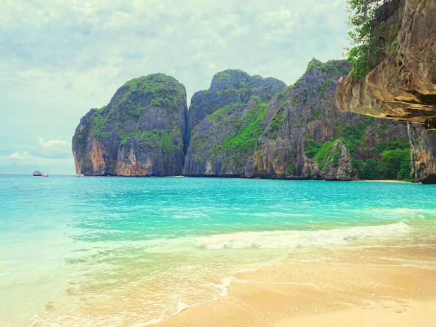 Ko Lanta: Phi Phi Day Trip by Speed Boat - Maya Bay at Phi Phi Lay: famous scenery, quick stop format