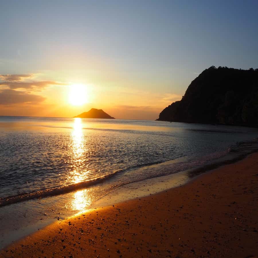 Koh Chang: Full-Day Private Day Trip - Waterfalls and white-sand coastal views: Klong Plu, Than Mayom, and beyond