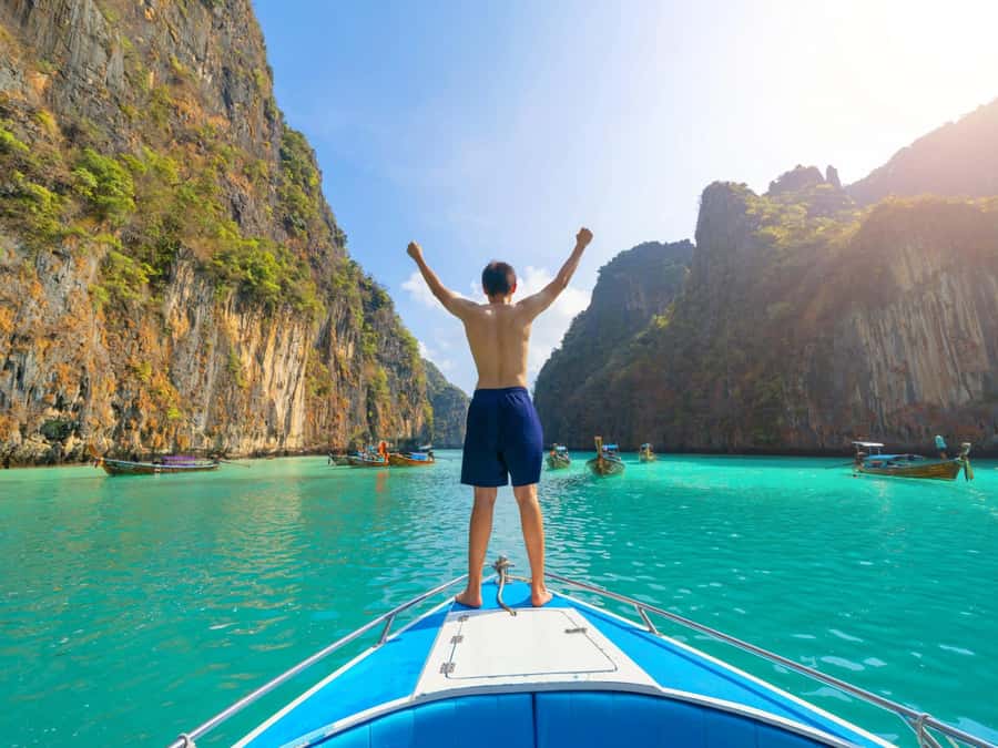 Koh Samui: Pink Dolphin, Pig Island, and Snorkeling Day Trip - Khanom beach lunch: the break that keeps the day enjoyable