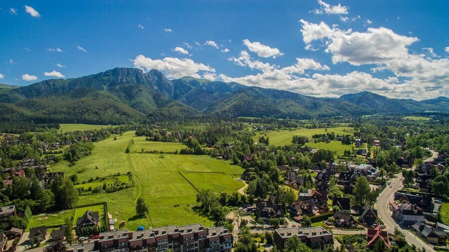 Krakow: Zakopane and Chochołowskie Bath Full Day Trip - From Krakow to the Tatra Mountains: the ride that sets the tone