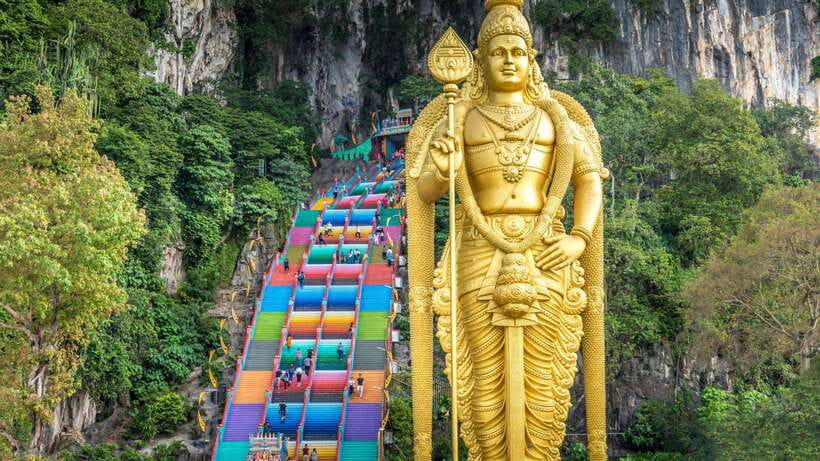 Kuala Lumpur: City Sights, Batu Caves and Fireflies Day Trip - Petronas Twin Towers photo stop: what to look for