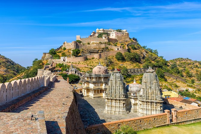 Kumbhalgarh and Ranakpur: Private Day Trip from Udaipur - Kumbhalgarh Fort: UNESCO time with included entry