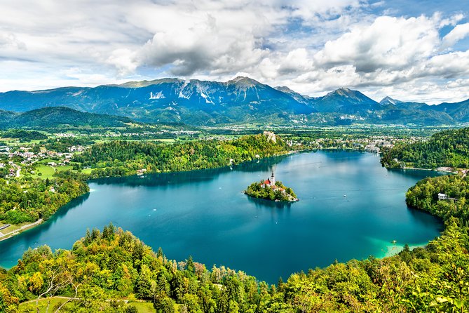 Lake Bled half day tour from Ljubljana - Stop 3: the Pletna boat cruise to Bled Island
